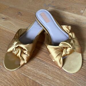 Gold flats
